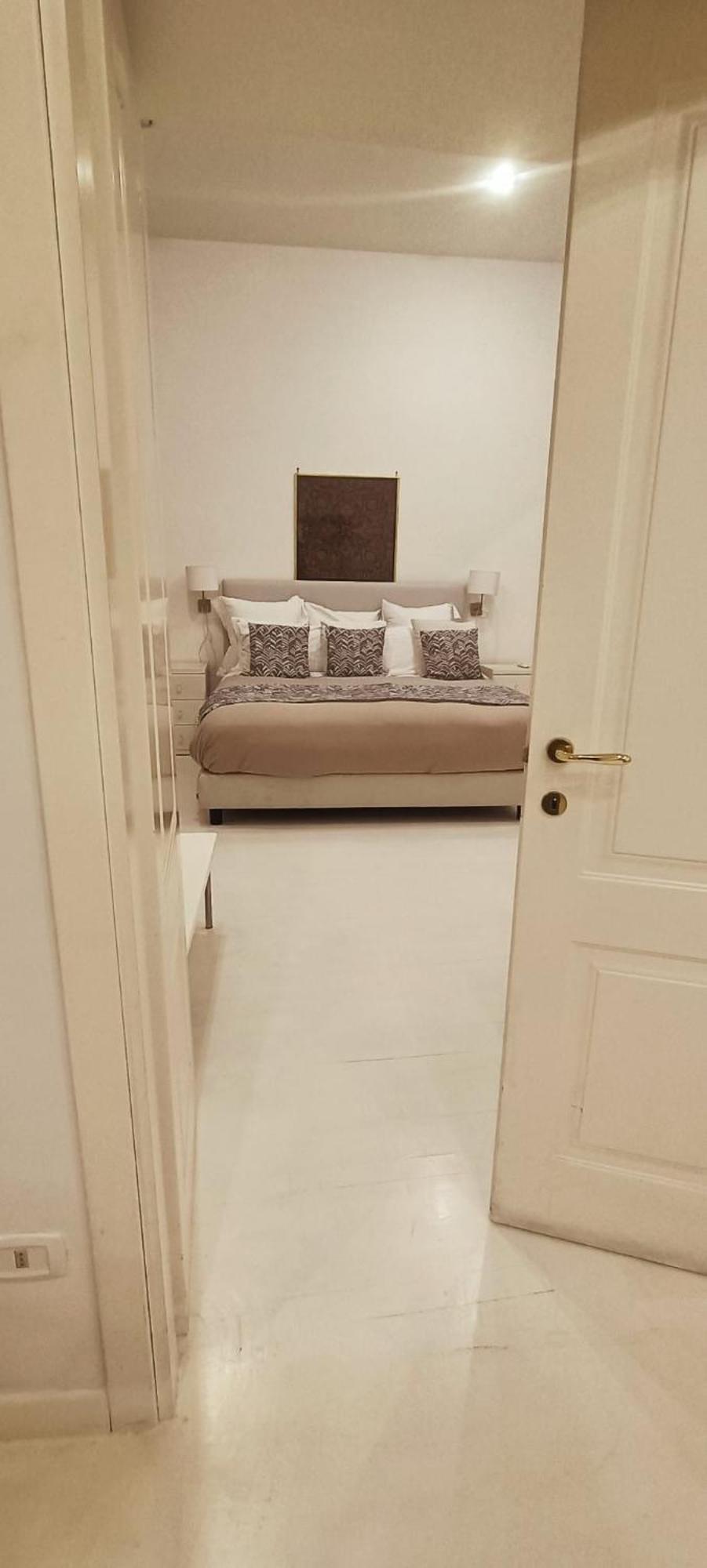 לינה וארוחת בוקר נאפולי Relais Piazza Dei Martiri מראה חיצוני תמונה