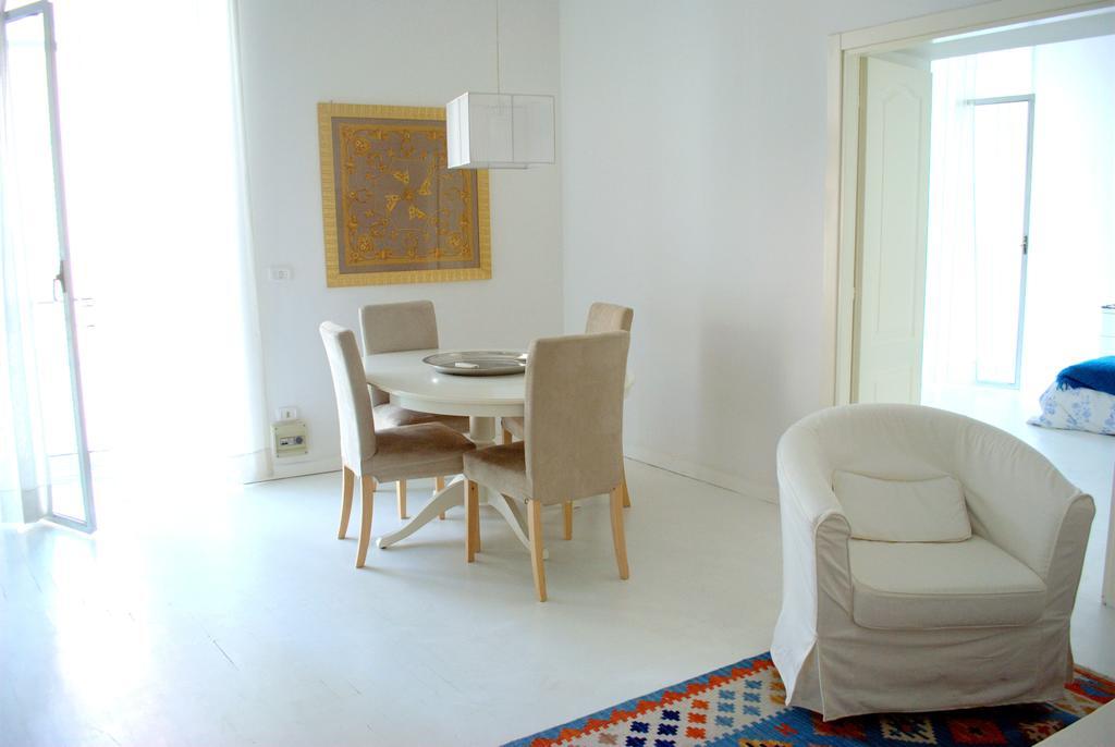 לינה וארוחת בוקר נאפולי Relais Piazza Dei Martiri חדר תמונה